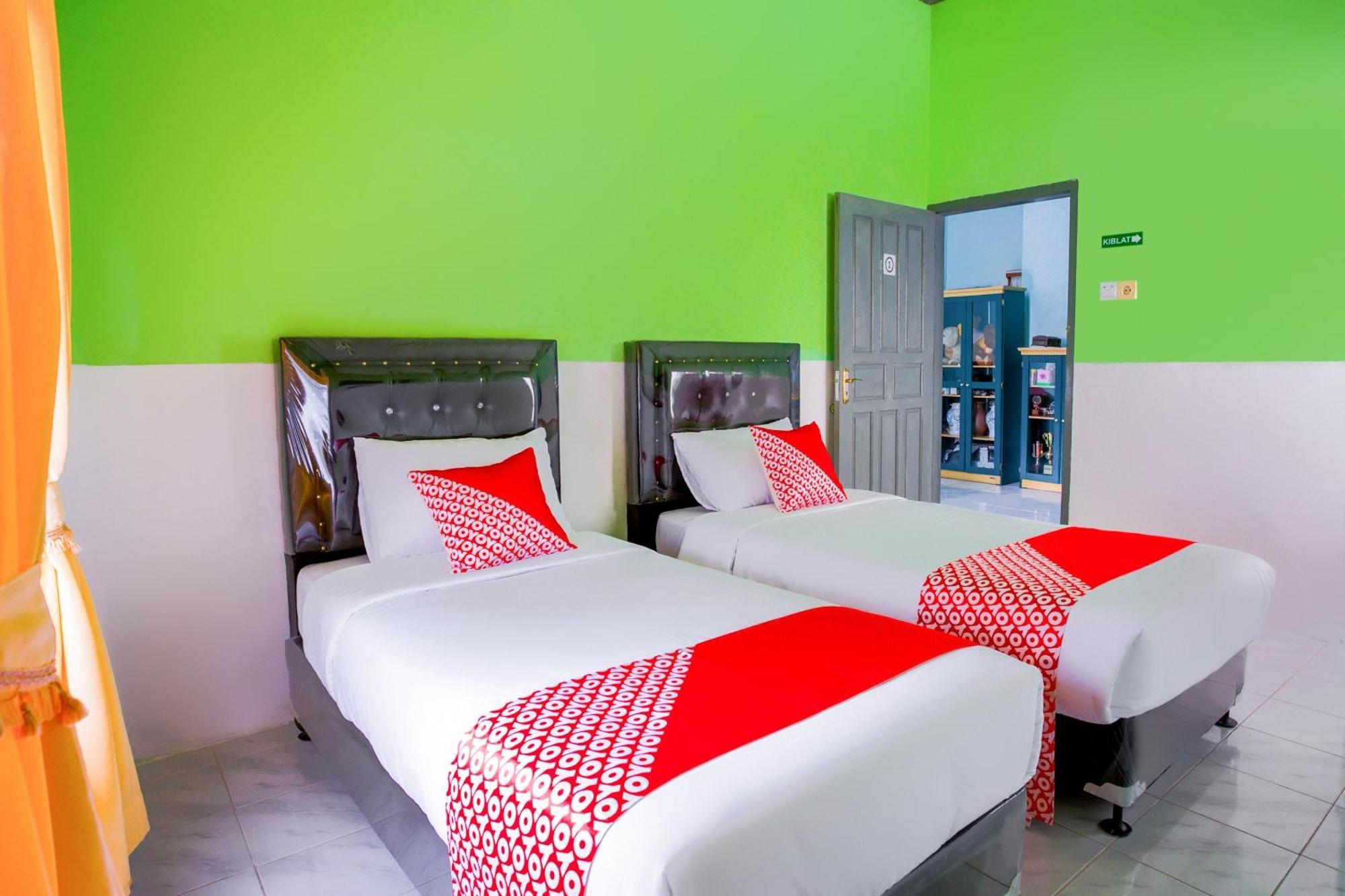 Oyo 2903 Putri Residence Syariah Bukittinggi Exterior foto