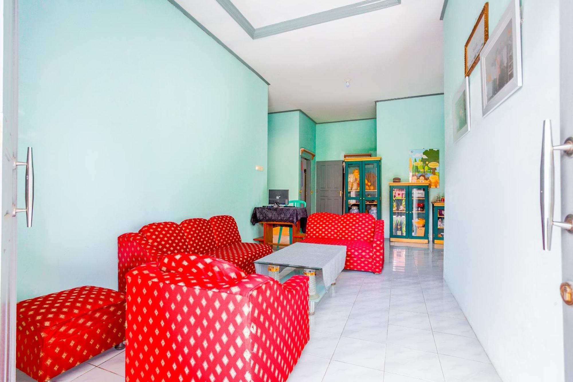 Oyo 2903 Putri Residence Syariah Bukittinggi Exterior foto